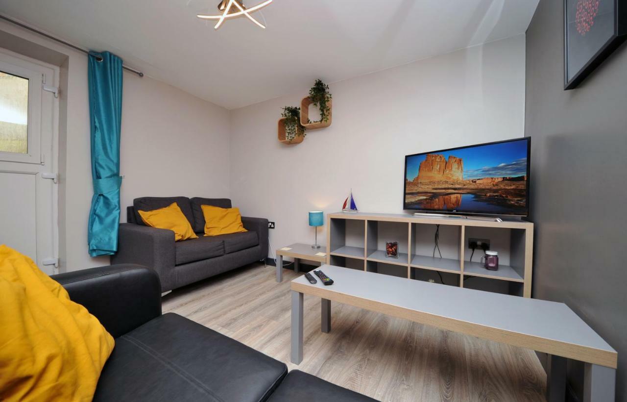 Stone'S Throw City Centre - Tv In Every Bedroom! Свонсі Екстер'єр фото