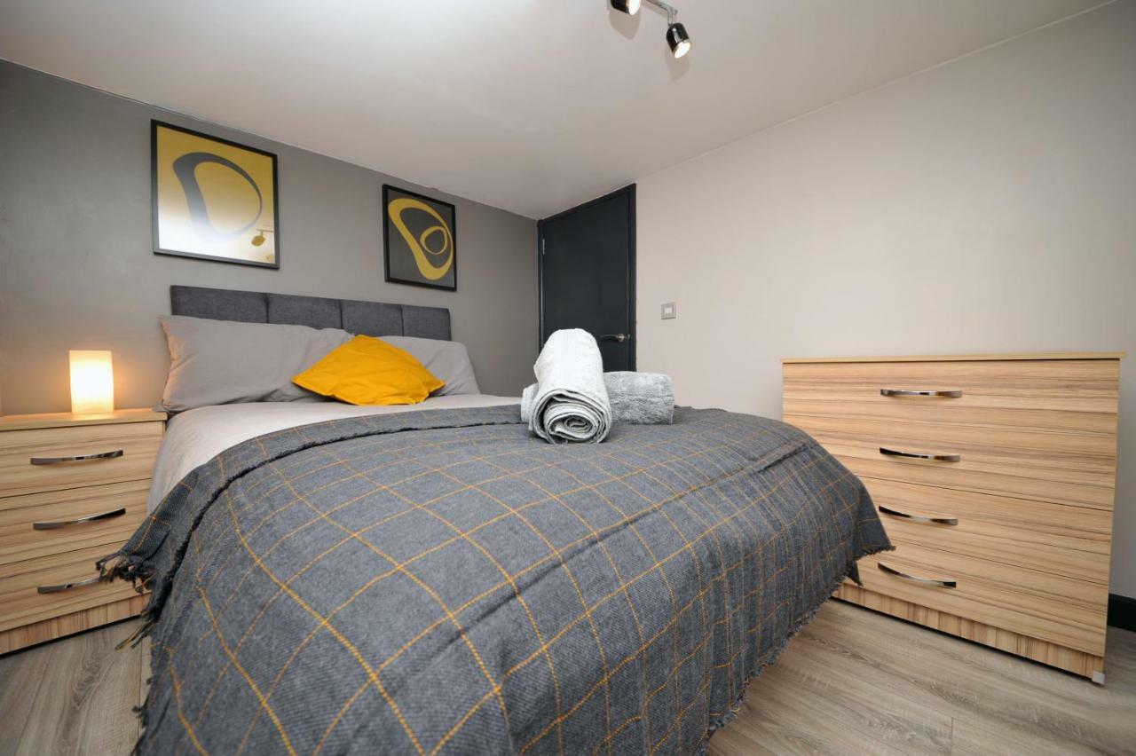 Stone'S Throw City Centre - Tv In Every Bedroom! Свонсі Екстер'єр фото