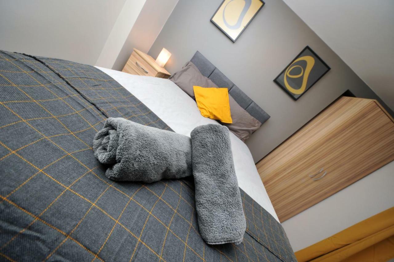 Stone'S Throw City Centre - Tv In Every Bedroom! Свонсі Екстер'єр фото