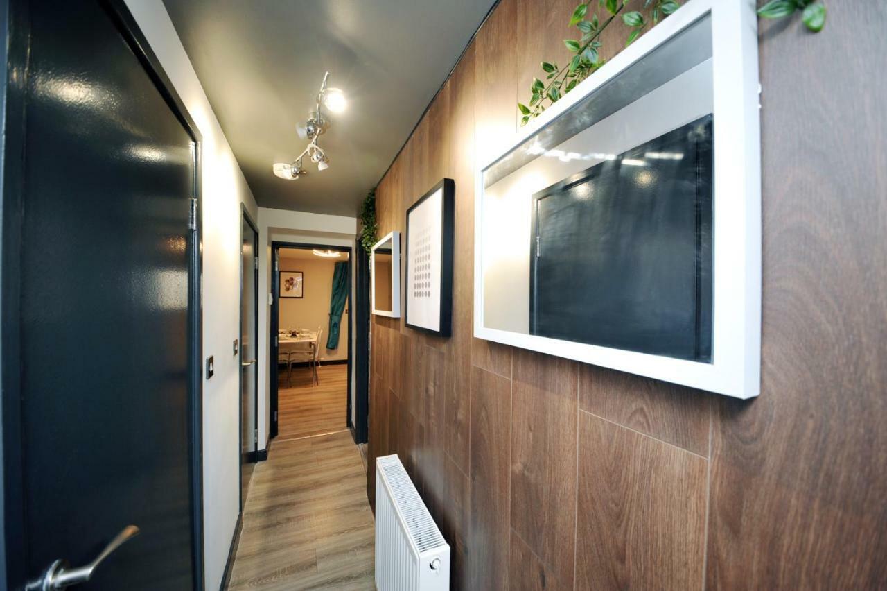 Stone'S Throw City Centre - Tv In Every Bedroom! Свонсі Екстер'єр фото