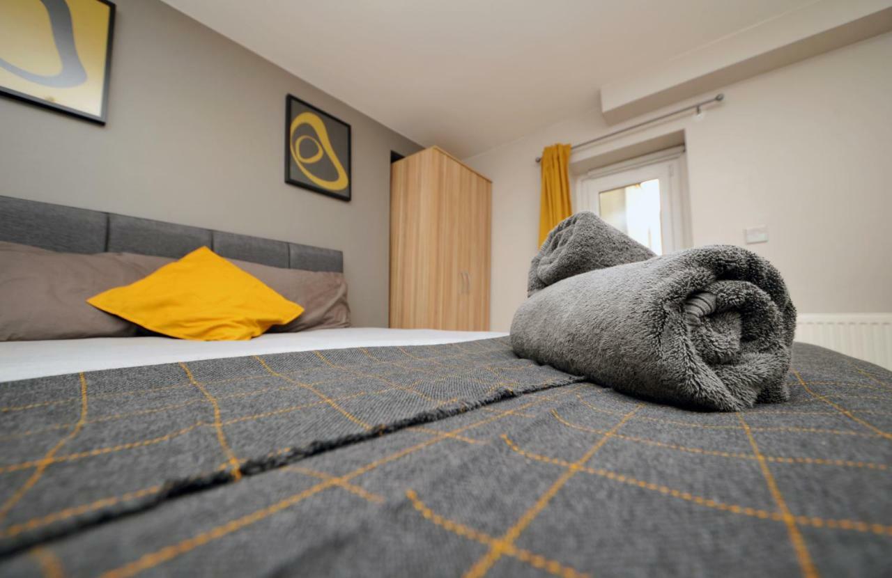 Stone'S Throw City Centre - Tv In Every Bedroom! Свонсі Екстер'єр фото